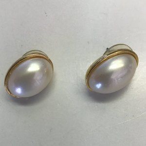 Pearl Oval Earrings